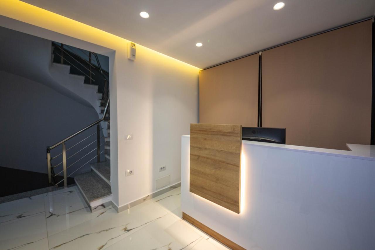 Mamma'S Apartments Sarande Bagian luar foto