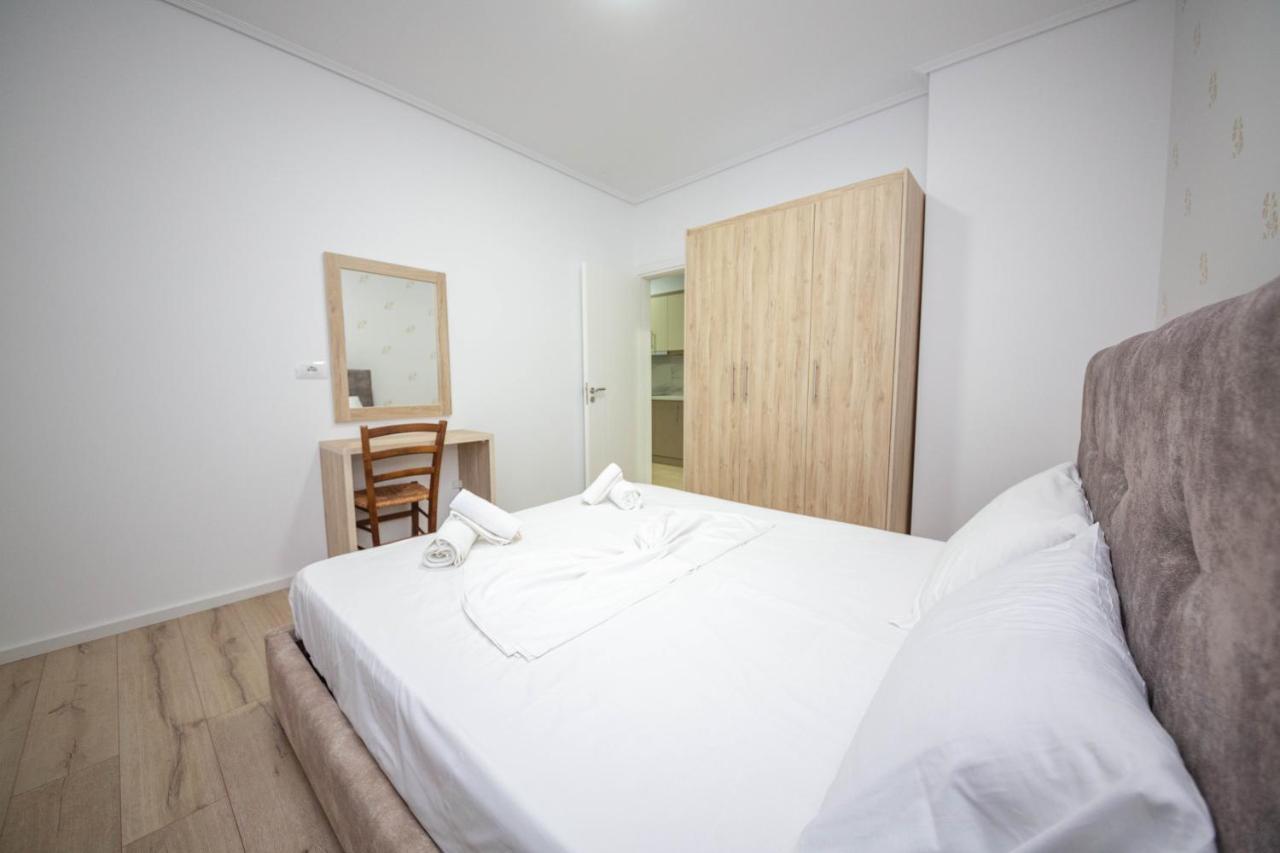 Mamma'S Apartments Sarande Bagian luar foto