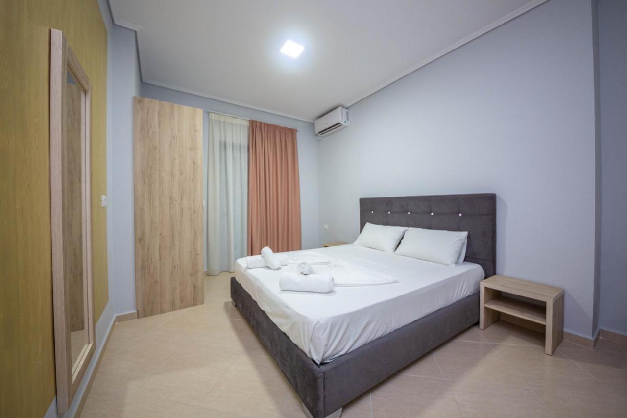 Mamma'S Apartments Sarande Bagian luar foto