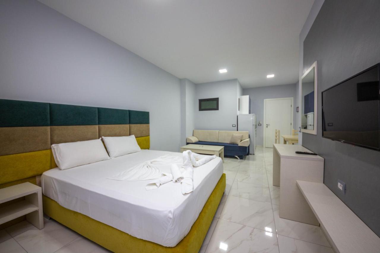 Mamma'S Apartments Sarande Bagian luar foto