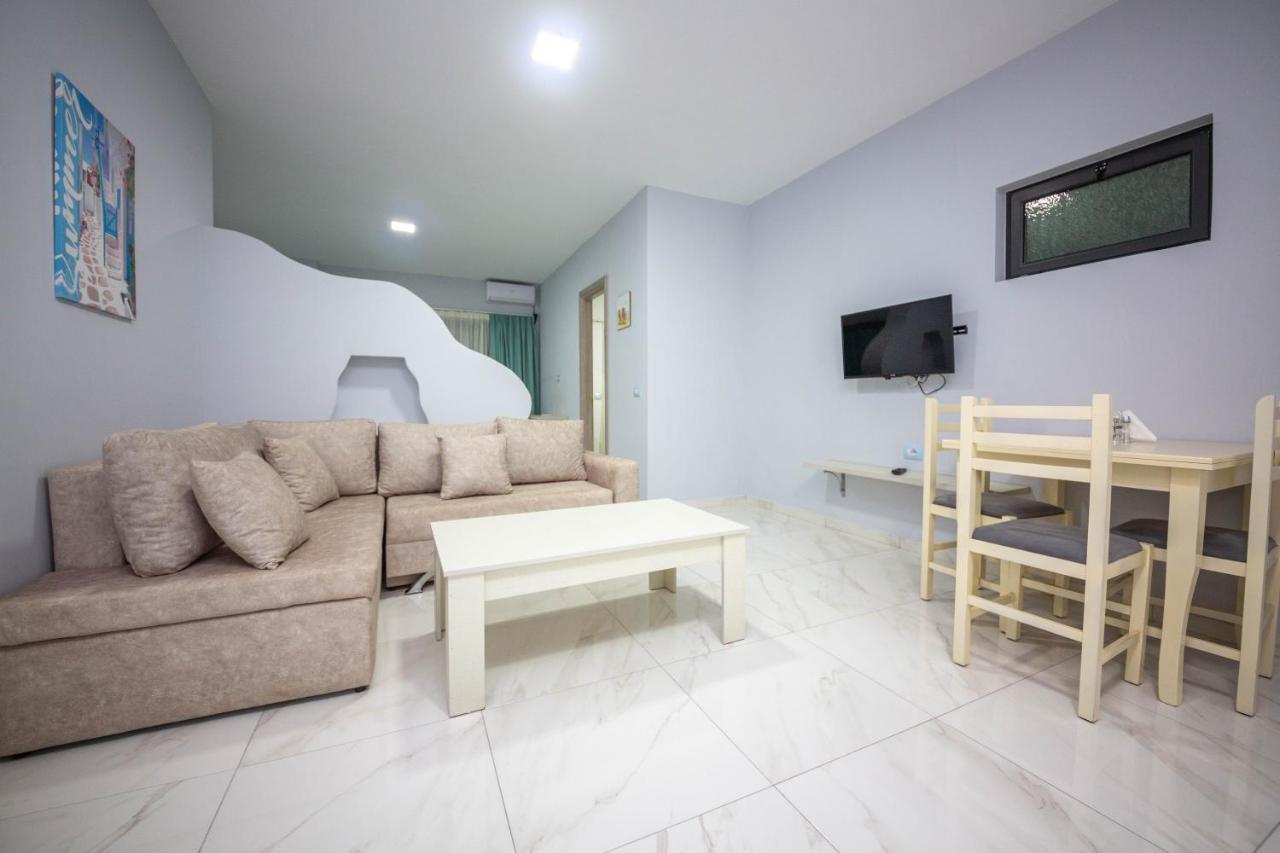 Mamma'S Apartments Sarande Bagian luar foto