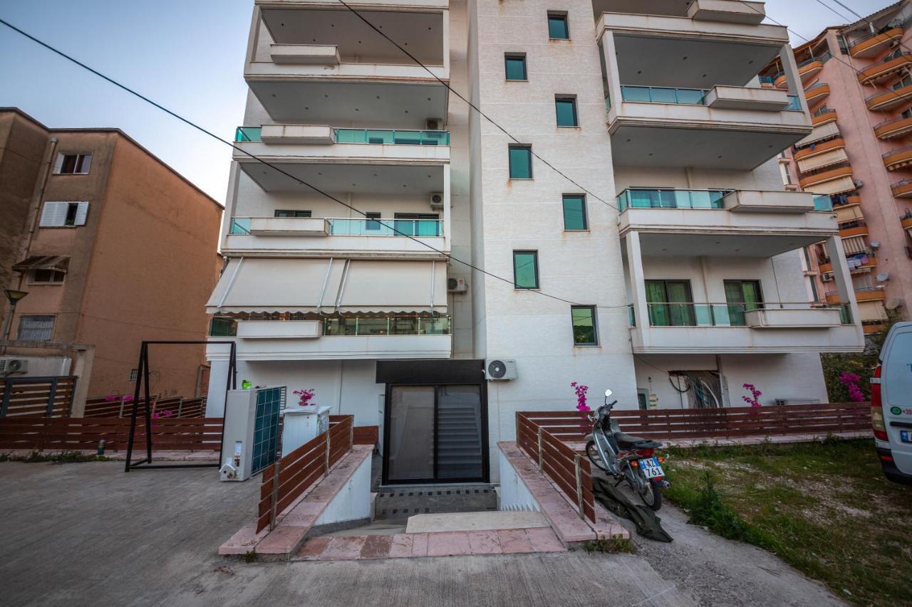 Mamma'S Apartments Sarande Bagian luar foto
