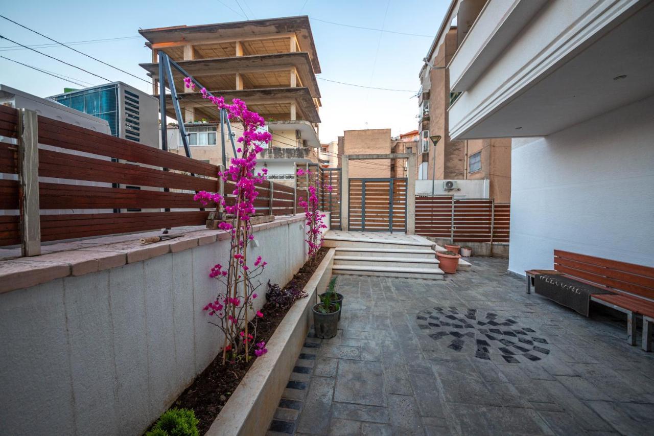 Mamma'S Apartments Sarande Bagian luar foto