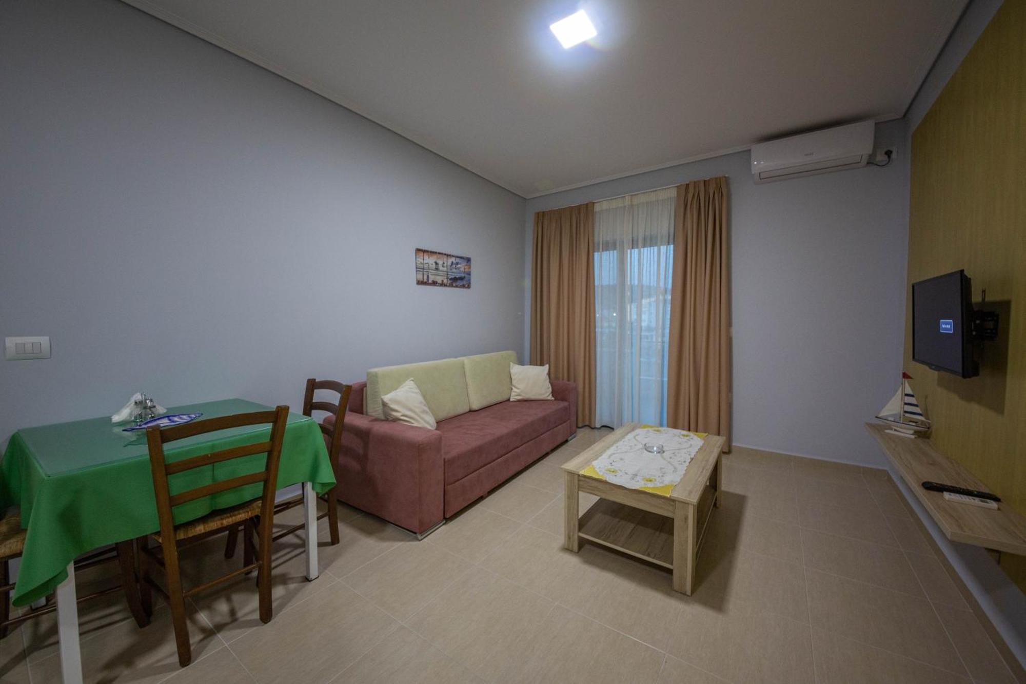 Mamma'S Apartments Sarande Bagian luar foto