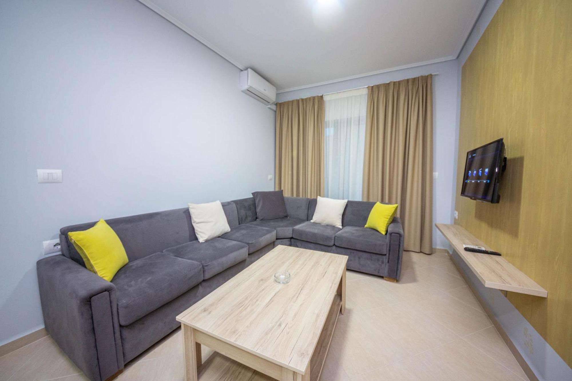 Mamma'S Apartments Sarande Bagian luar foto