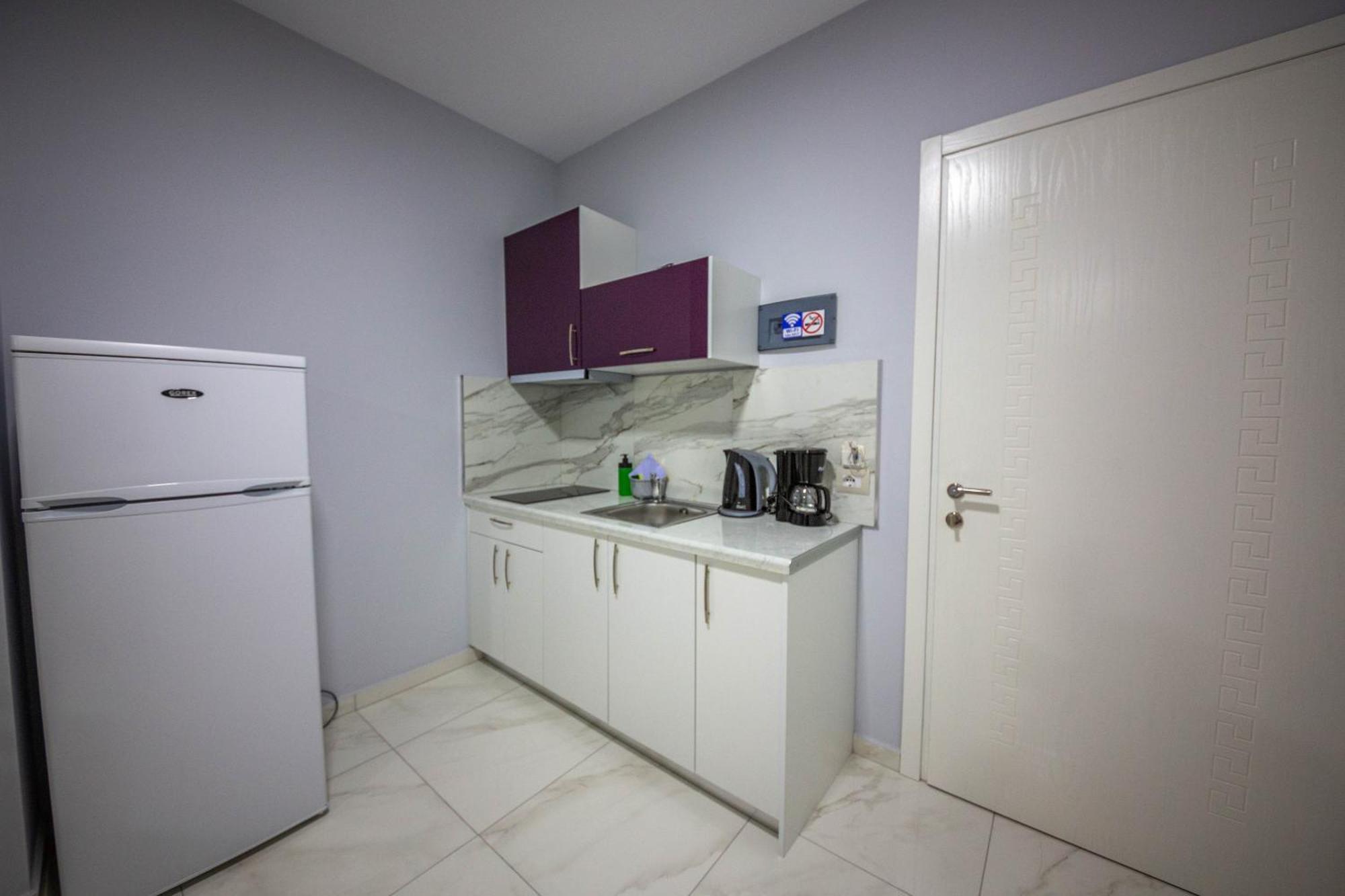 Mamma'S Apartments Sarande Bagian luar foto