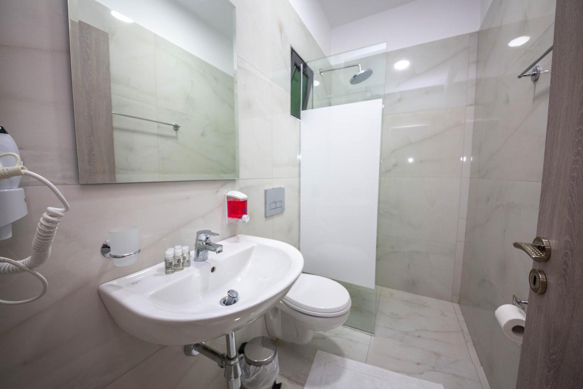 Mamma'S Apartments Sarande Bagian luar foto
