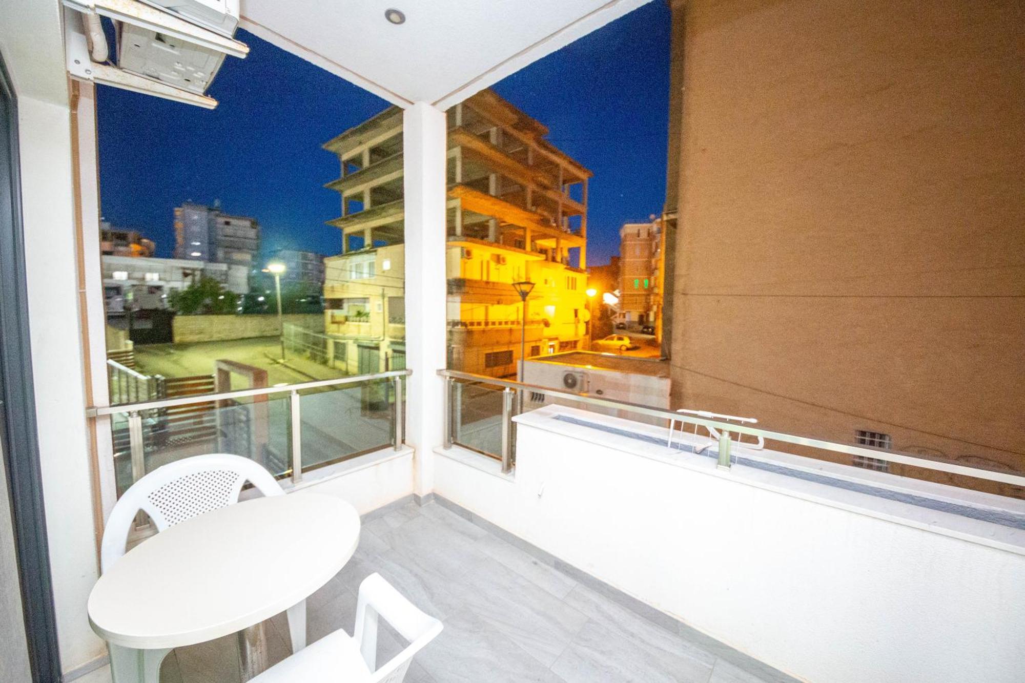 Mamma'S Apartments Sarande Bagian luar foto
