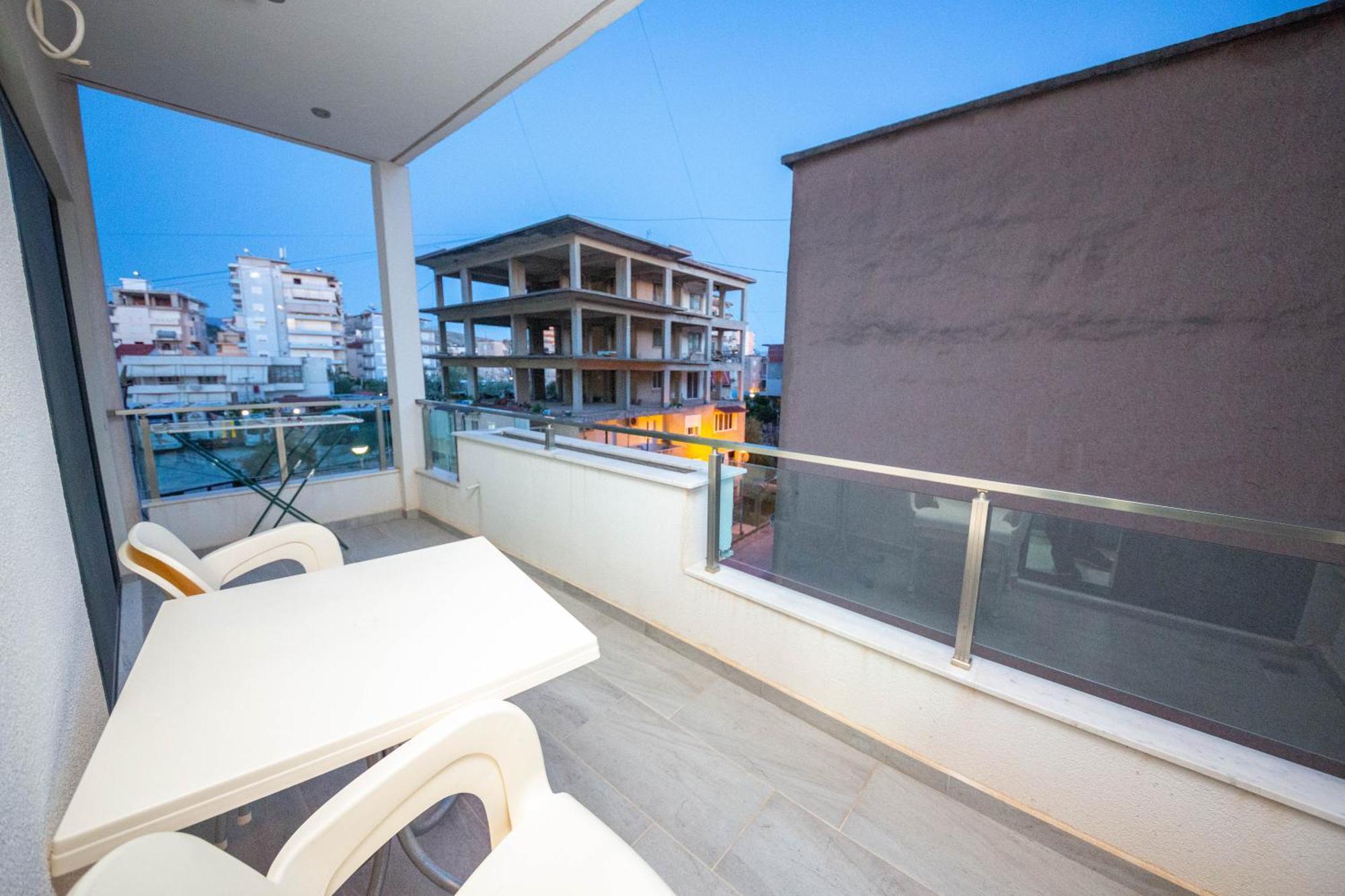 Mamma'S Apartments Sarande Bagian luar foto